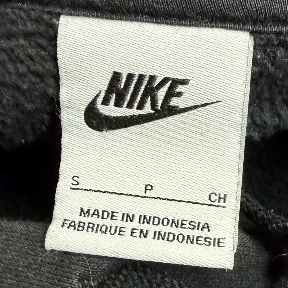 Nike Sportswear Club Fleece Logo Hoodie Black Small BV2973-010 Athleisure